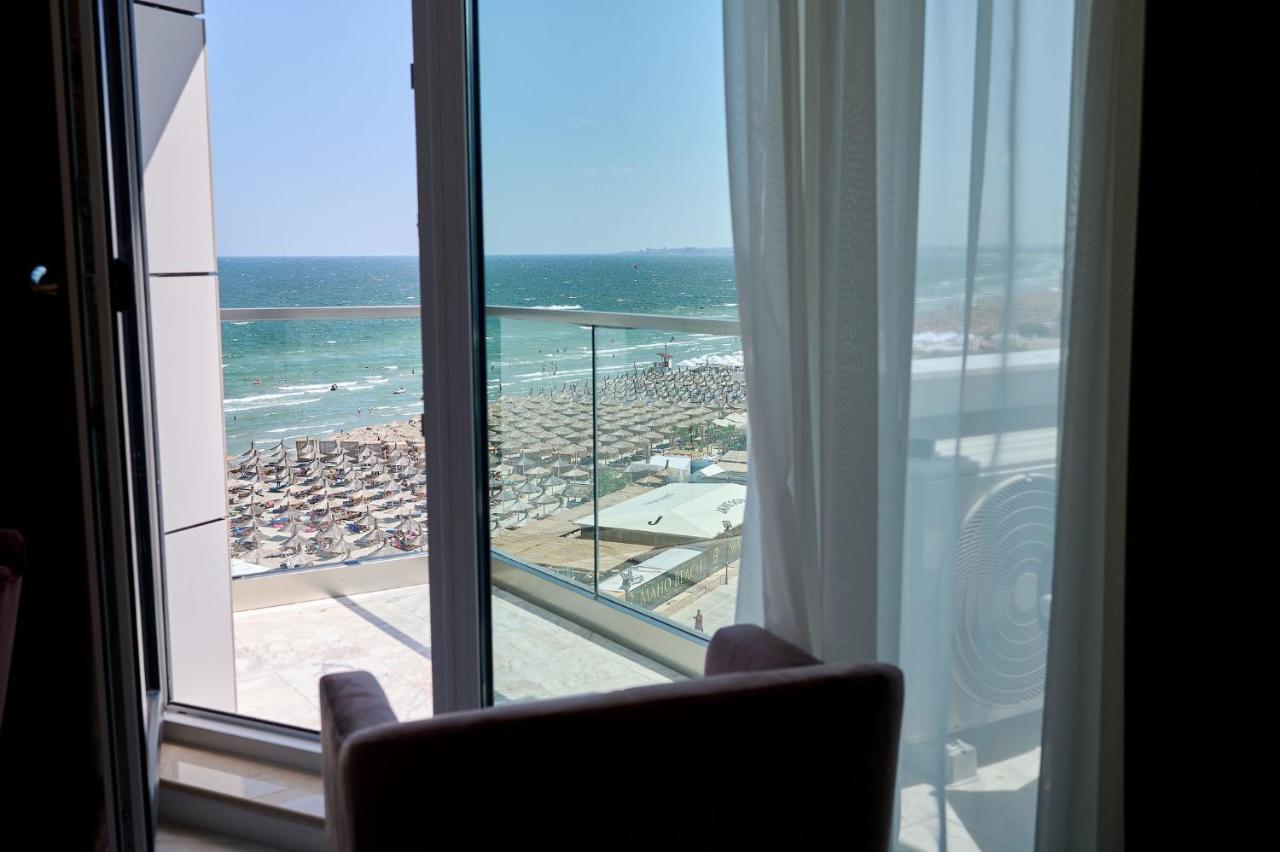 Wave N' Sea Apartment In Infinity Beach Resort - Parking Mamaia Eksteriør billede