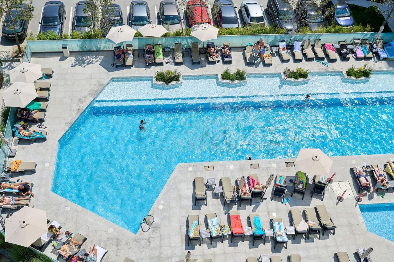 Wave N' Sea Apartment In Infinity Beach Resort - Parking Mamaia Eksteriør billede