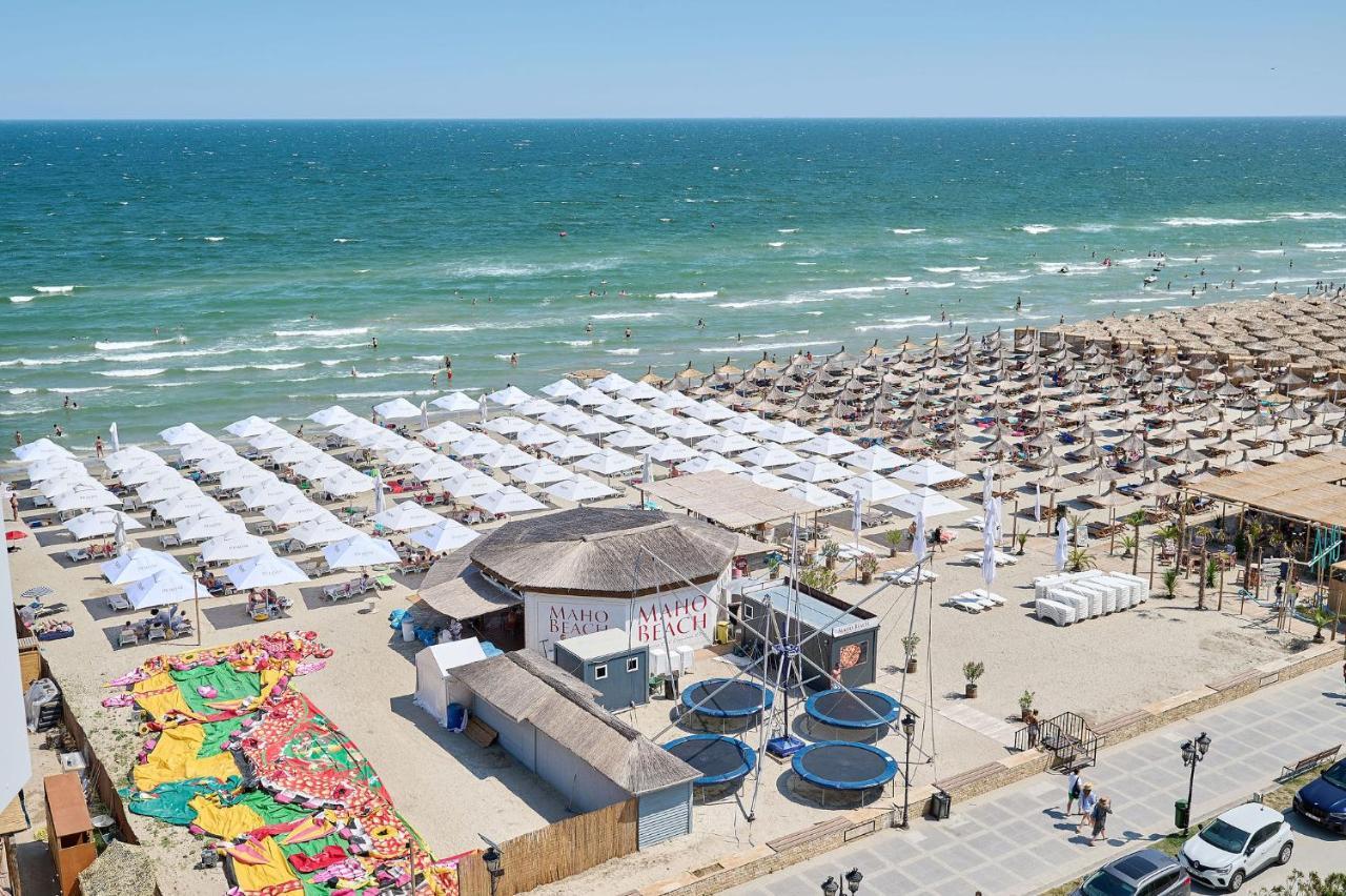 Wave N' Sea Apartment In Infinity Beach Resort - Parking Mamaia Eksteriør billede