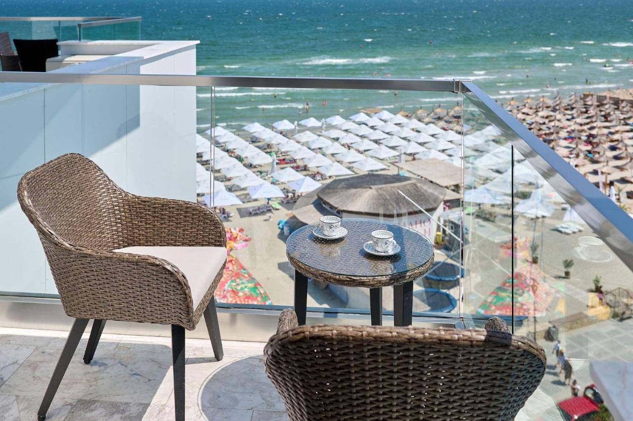 Wave N' Sea Apartment In Infinity Beach Resort - Parking Mamaia Eksteriør billede