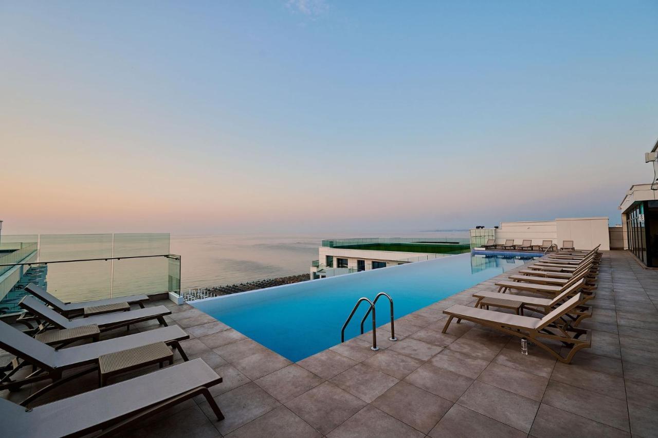 Wave N' Sea Apartment In Infinity Beach Resort - Parking Mamaia Eksteriør billede
