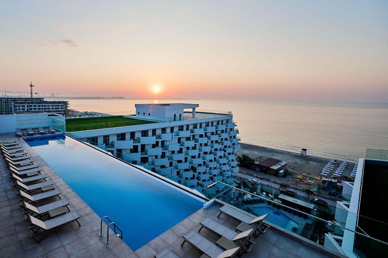 Wave N' Sea Apartment In Infinity Beach Resort - Parking Mamaia Eksteriør billede