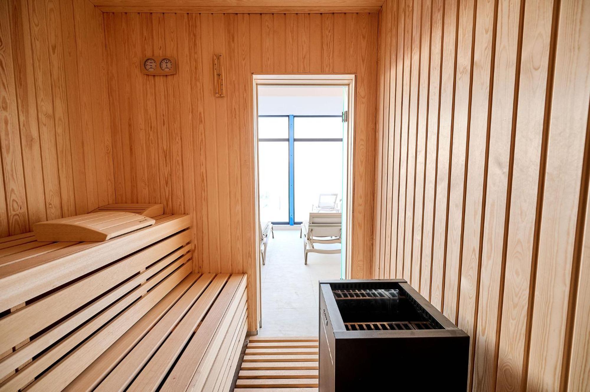 Wave N' Sea Apartment In Infinity Beach Resort - Parking Mamaia Eksteriør billede